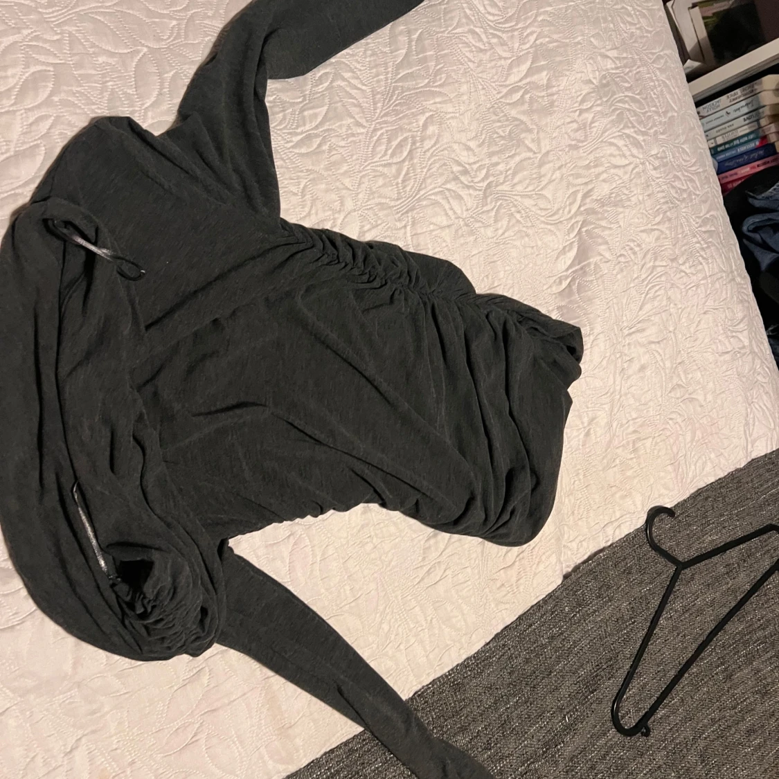 Grå tjock tröja  - 1