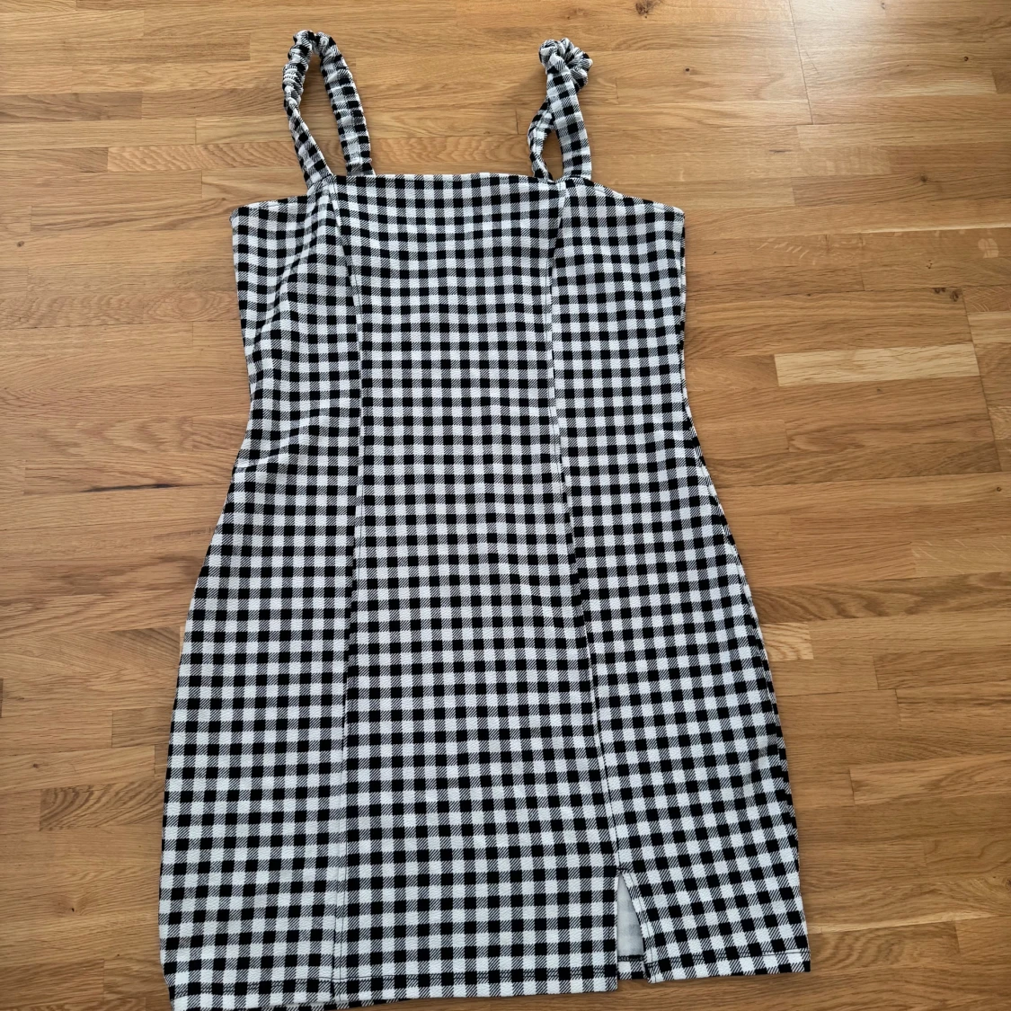 Svartvit rutig klänning H&M Divided - 1