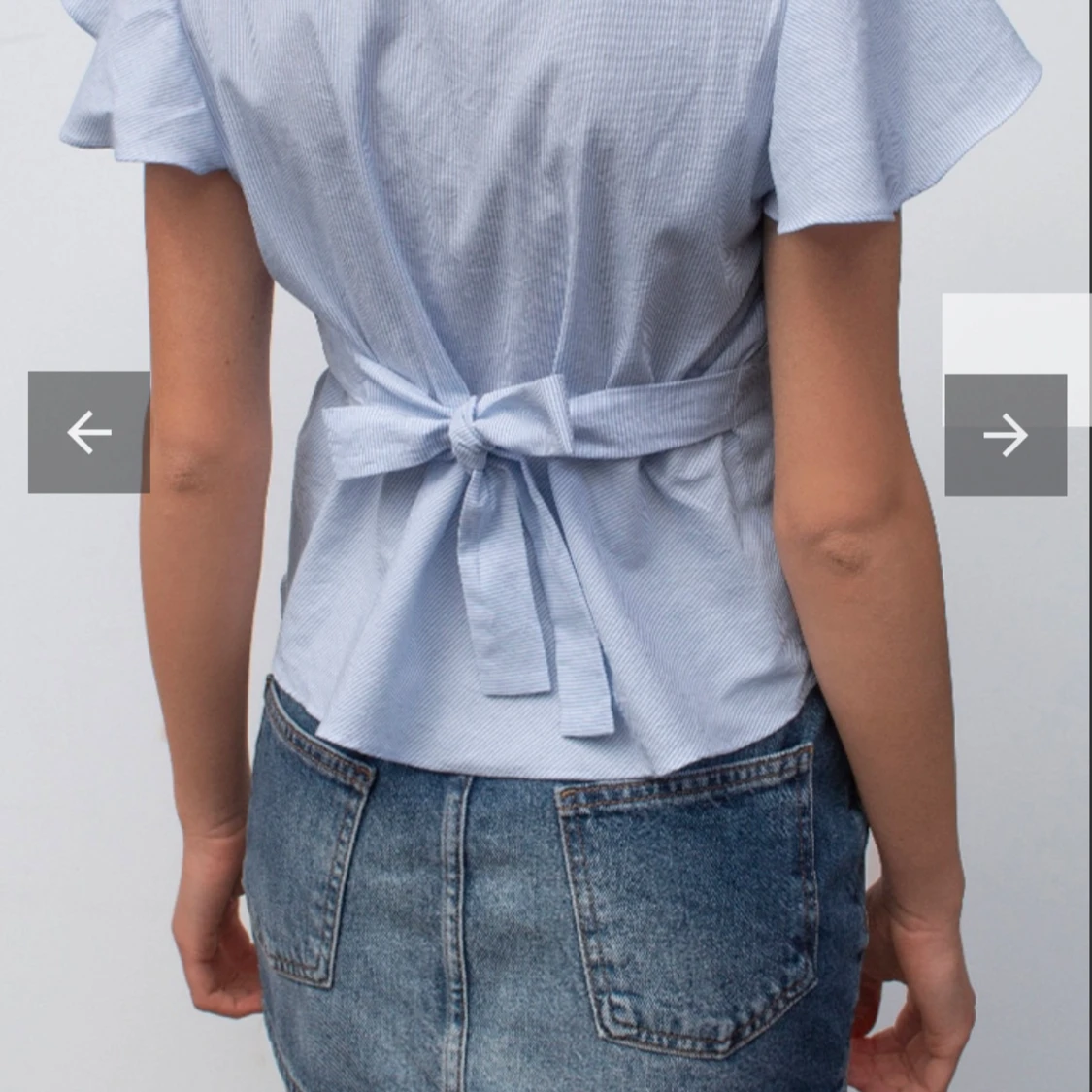 Ljusblå v-ringad blus från Subdued - 1