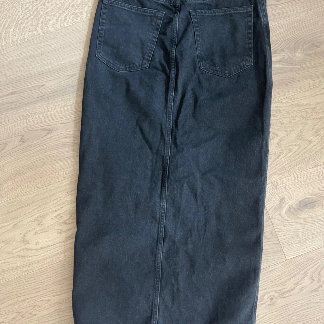 Svart jeanskjol från Mango - 3