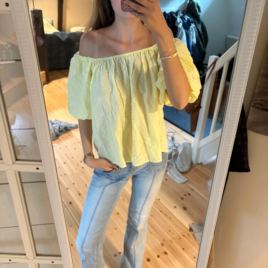 Gul offshoulder blus med puffärm - 2
