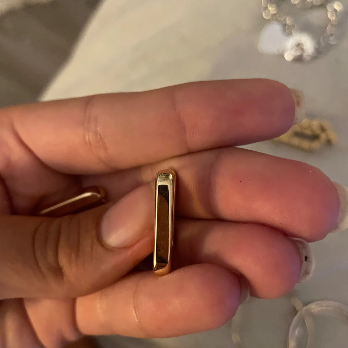 Guldiga chunky örhängen i fyrkantig form - 1