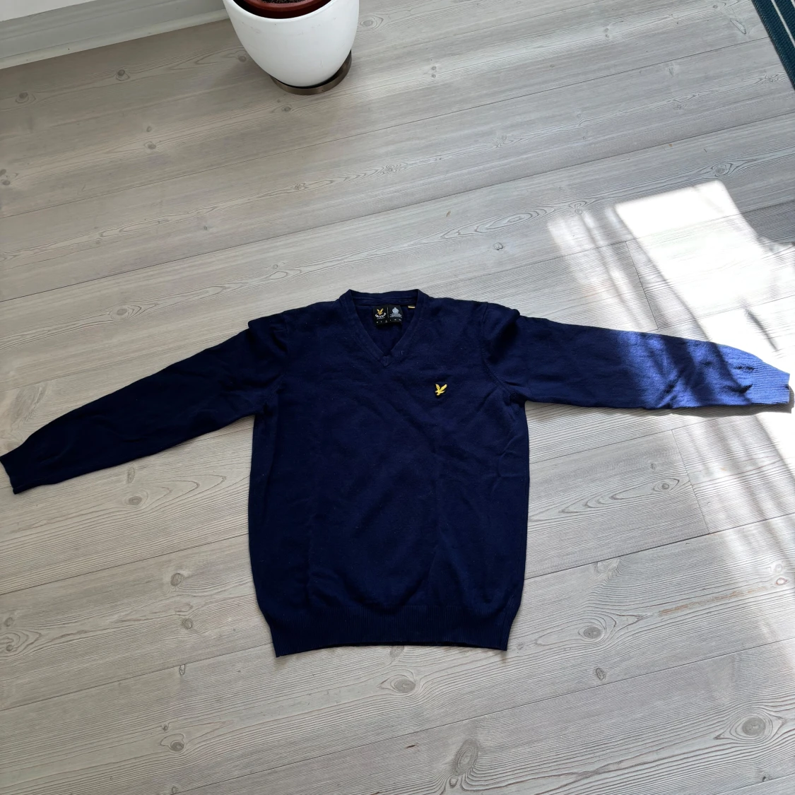 Marinblå v-ringad tröja Lyle & Scott - 2