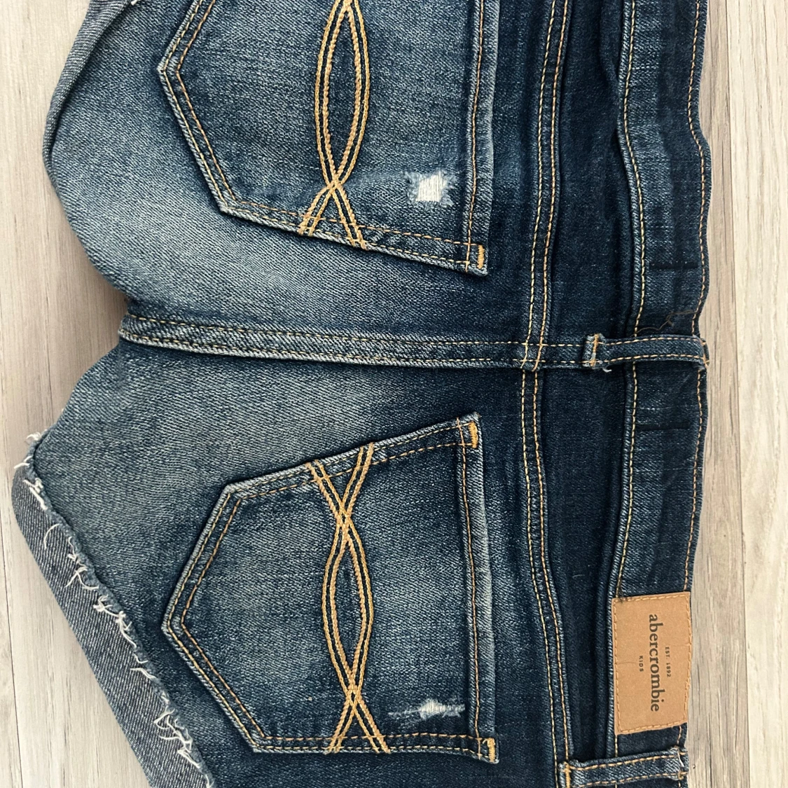 Mörkblå jeansshorts från Abercrombie & Fitch - 2