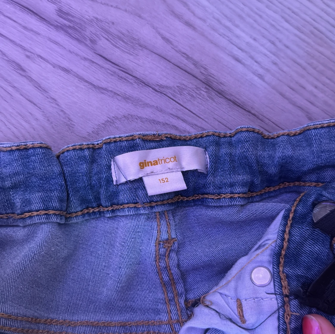 Blå bootcut jeans från Ginatricot - 4