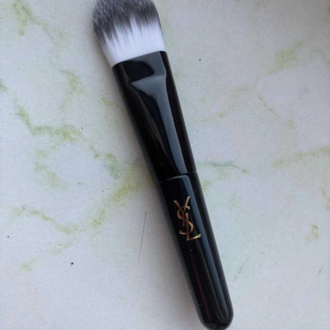 Mini sminkborste från Yves Saint Laurent