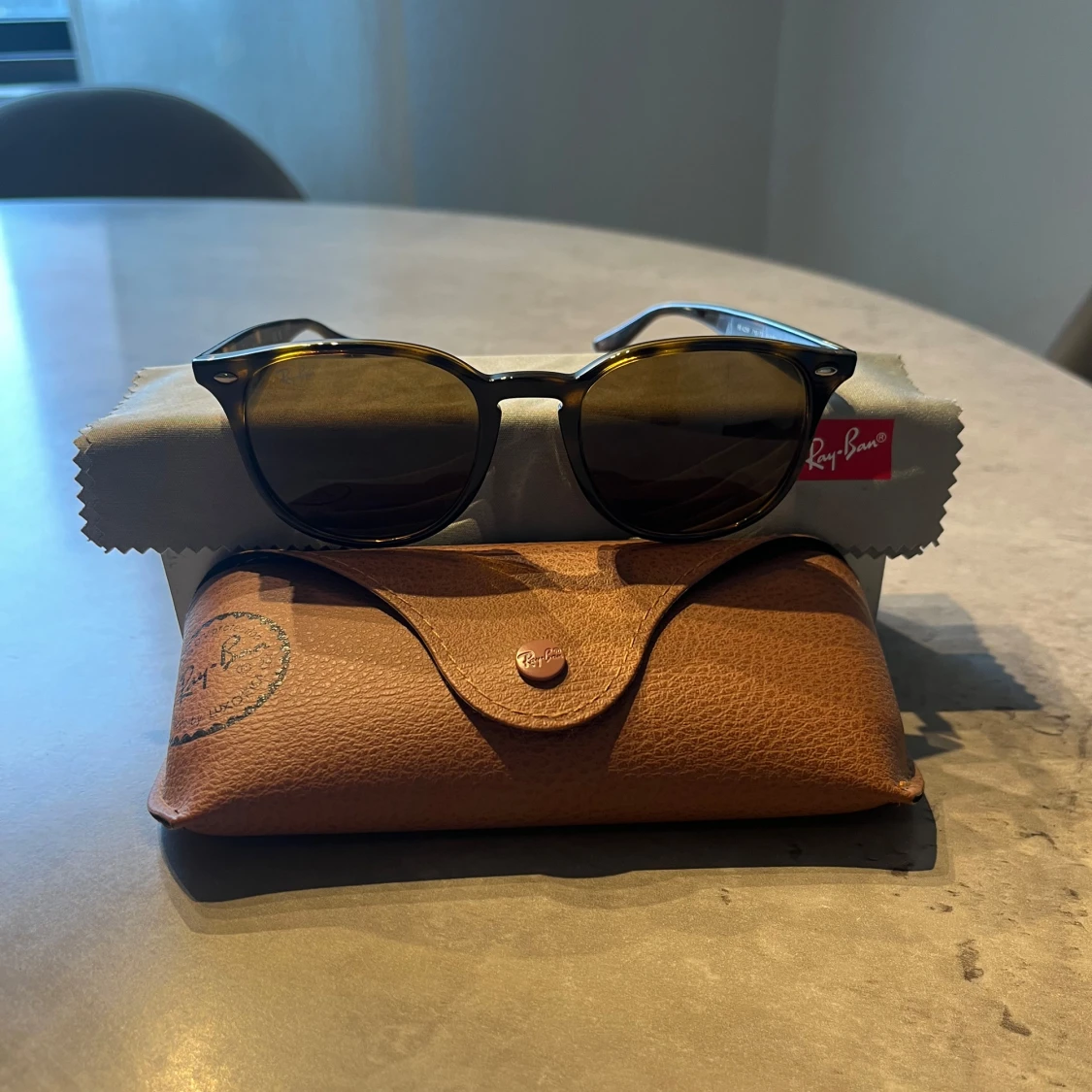 Ray-Ban runda solglasögon i brunmelerad plast - 3