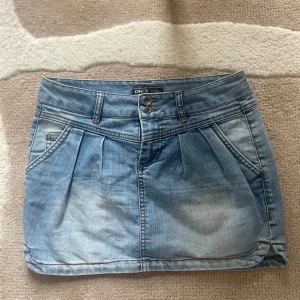 Såååå snygg jeanskjol!!🥹🥹 - Älskar denna jeanskjol!! Bra skick 