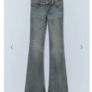 cheap monday jeans  - säljer mina cheap monday jeans i färgen puddly blue då jag nästan aldrig använt dom så dom är som nya! storlek 31/32