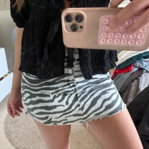 Zebramönstrad kjol - Så fin unik kjol!! 