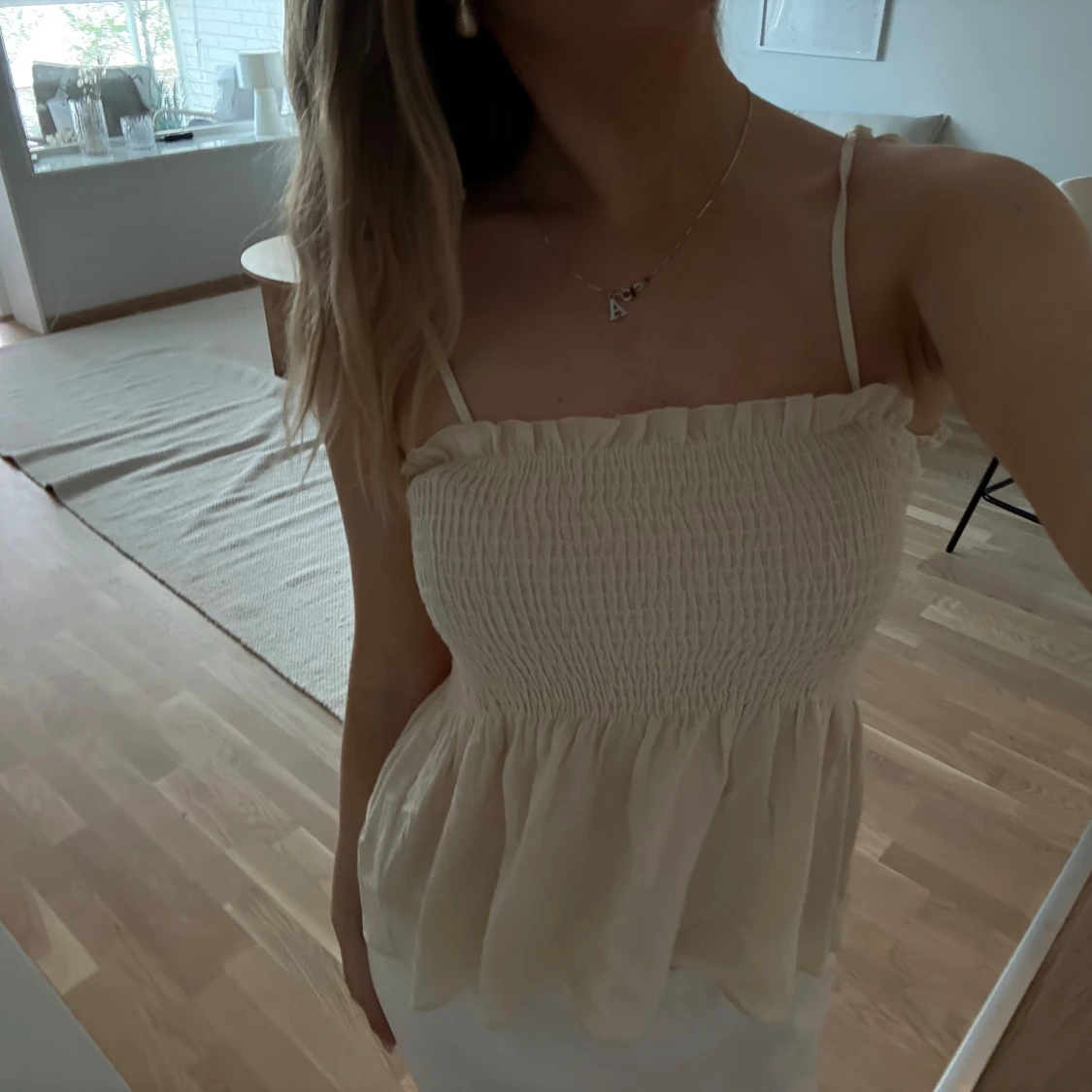 Ljusgul/beige topp - 1