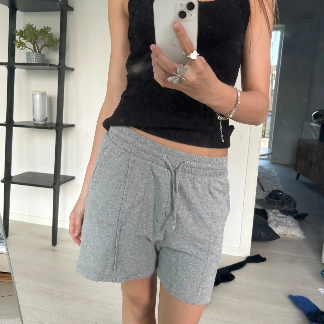 Grå mjukisshorts - 1