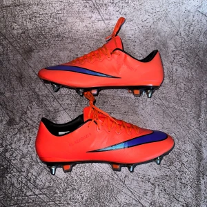 Nike mercurial vapor X elite sg - 9.5/10 condition, like new!