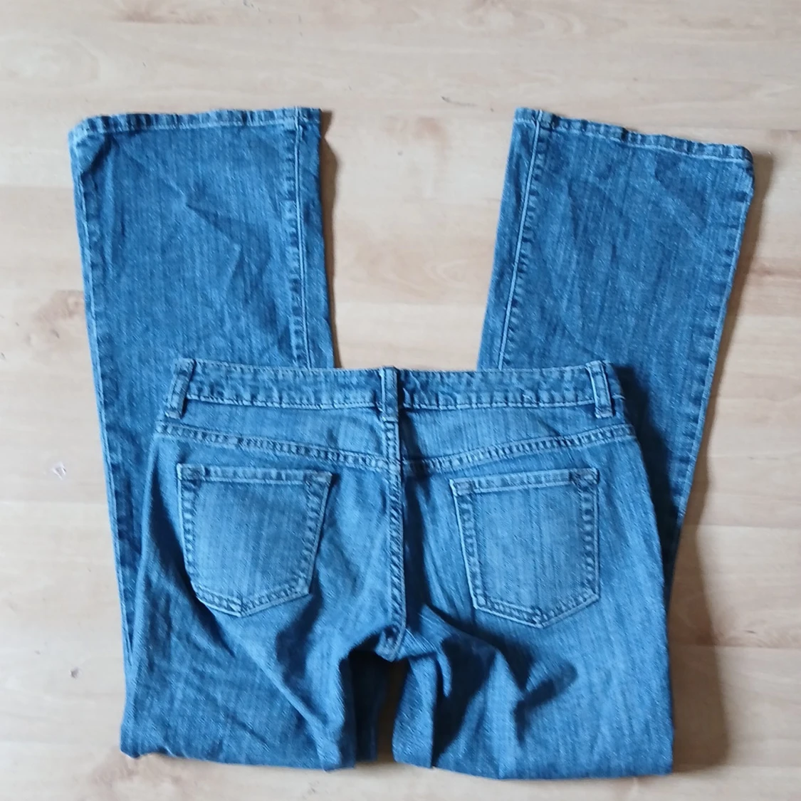 Blå bootcut jeans - 1