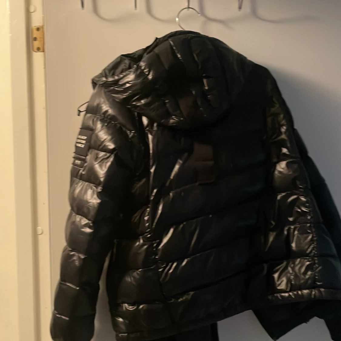 Svart dunjacka från Peak Performance - 2
