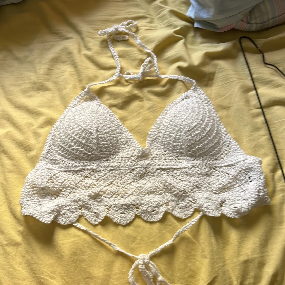 Vit virkad croppad linnetopp - 1