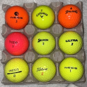 Färgade bollar - Färgade golfbollar. Säljes billigt. (9-pack). ENDAST 110kr!