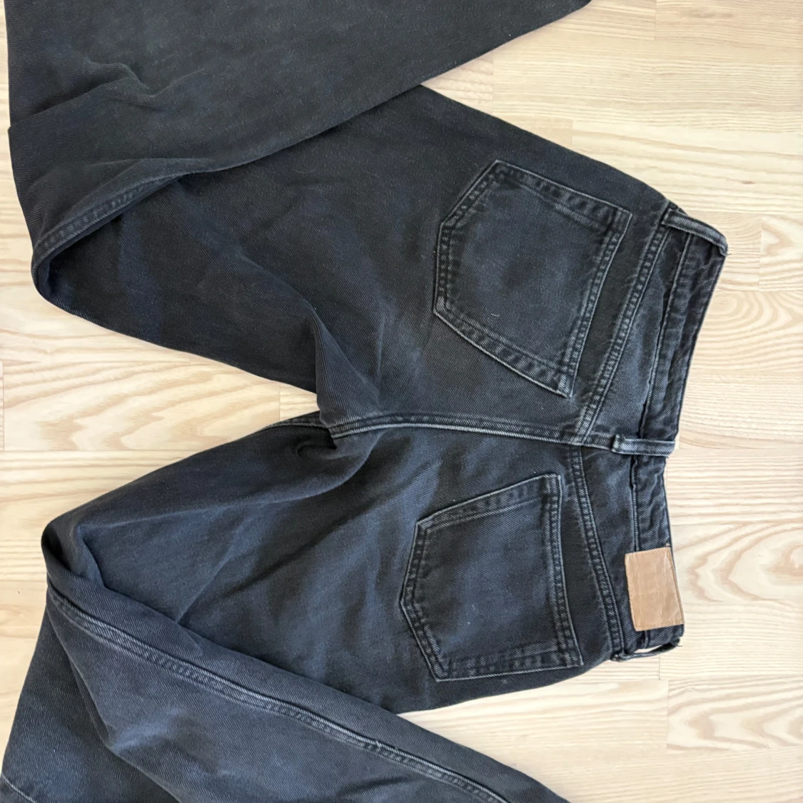 Weekday svarta jeans  - 1