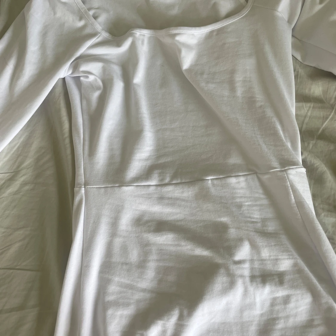 Vit långärmad klänning från SHEIN - 1