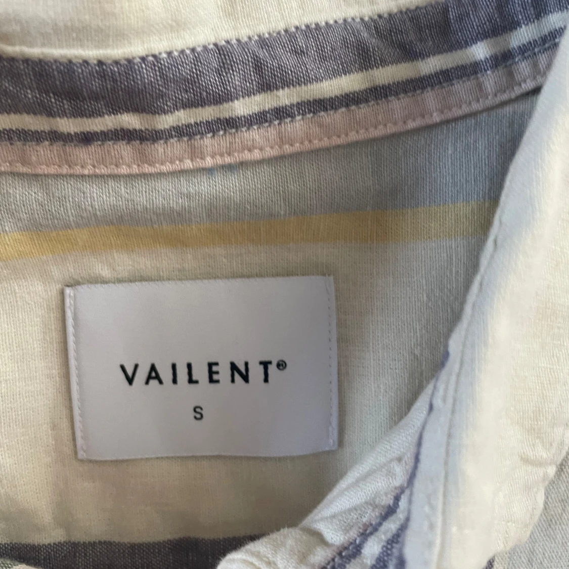 Randig kortärmad skjorta från Vailent - 1