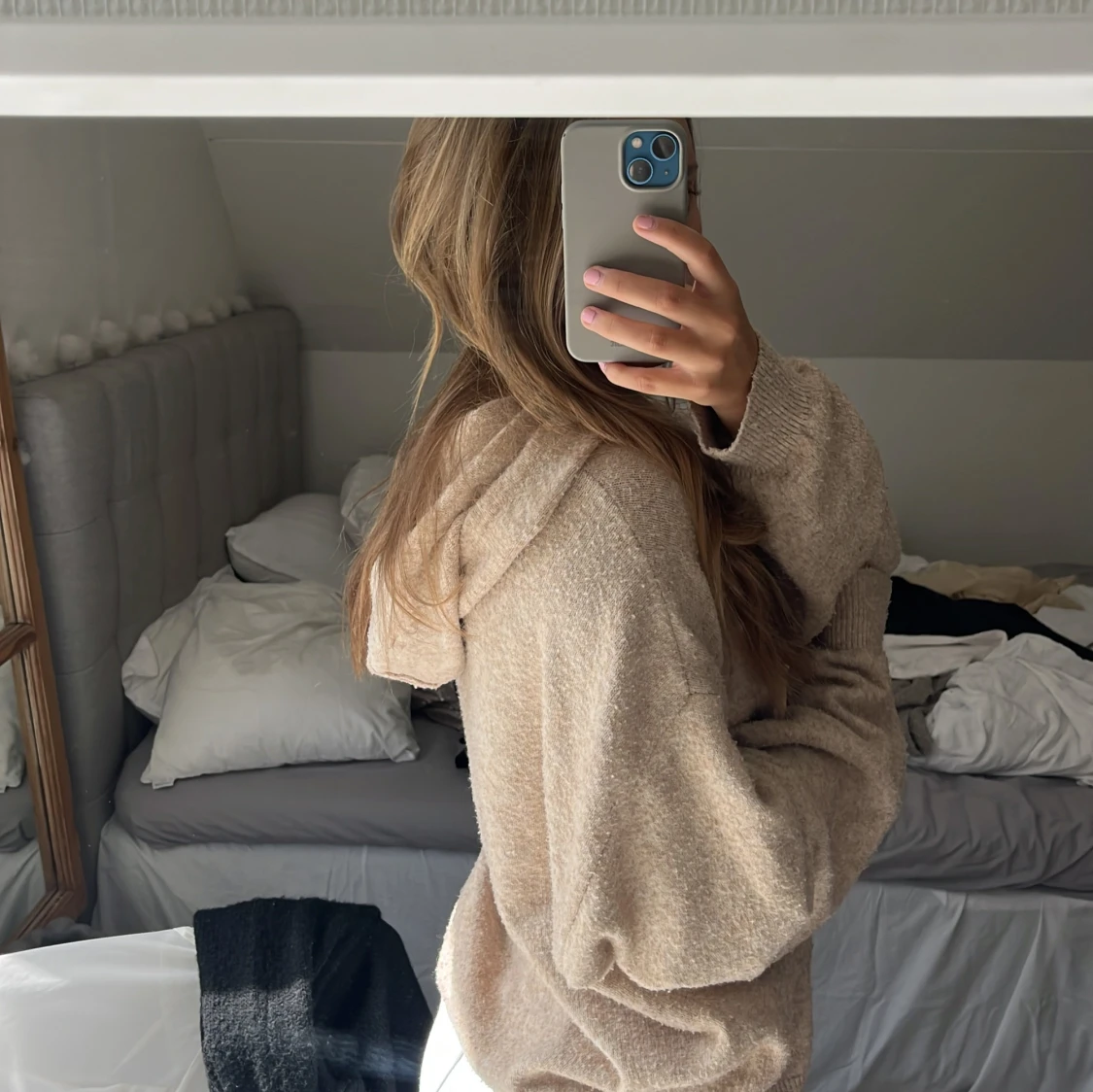Beige stockad hoodie från Lindex - 1