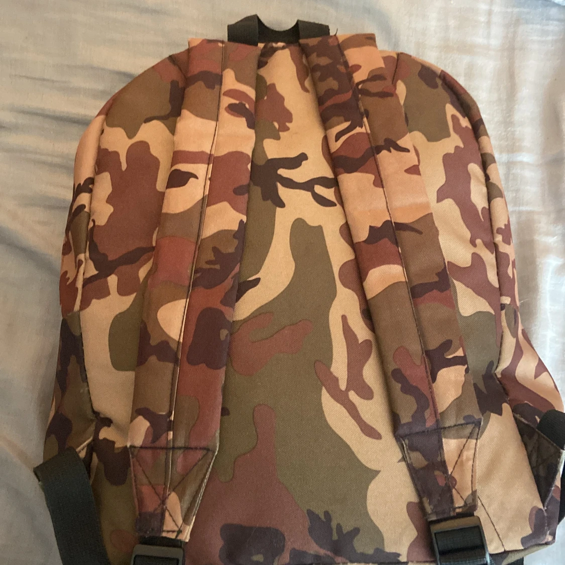 Camo ryggsäck New Era  - 1