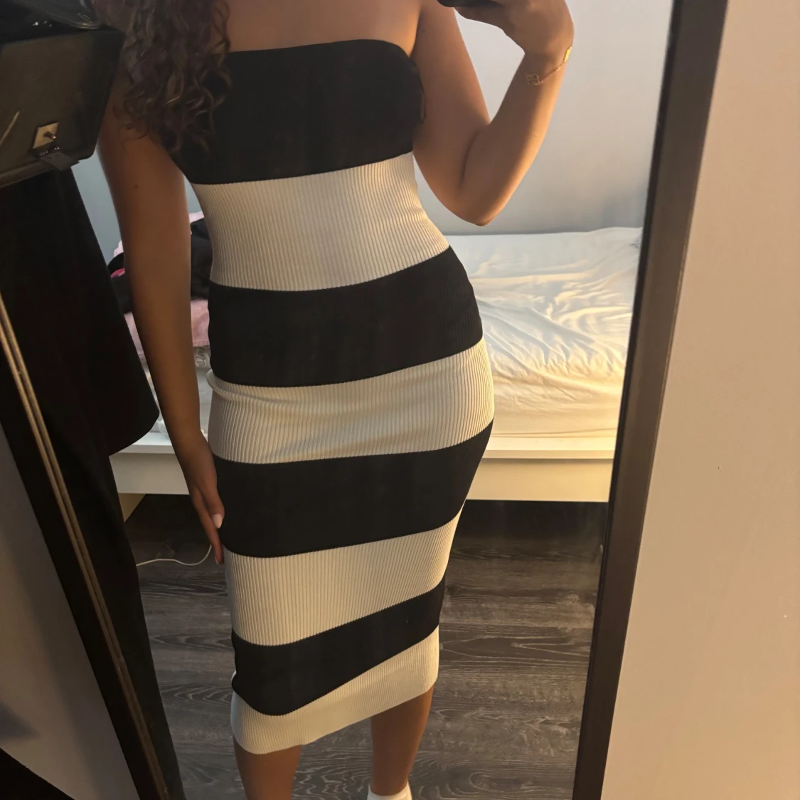 Randig tubklänning från H&M XS - 1