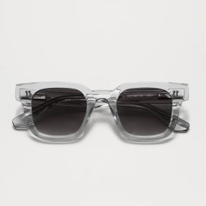 Chimi solglasögon 04 - Mycket bra skick men originallådan kvar. Nypris 1400 så säljer för 600