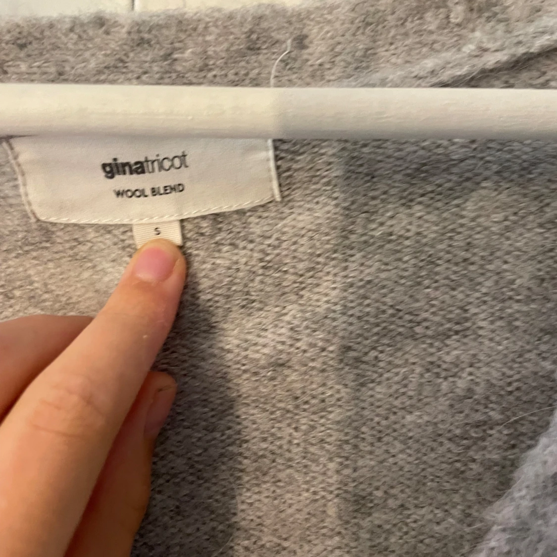 Grå omlottkofta från Gina Tricot - 1