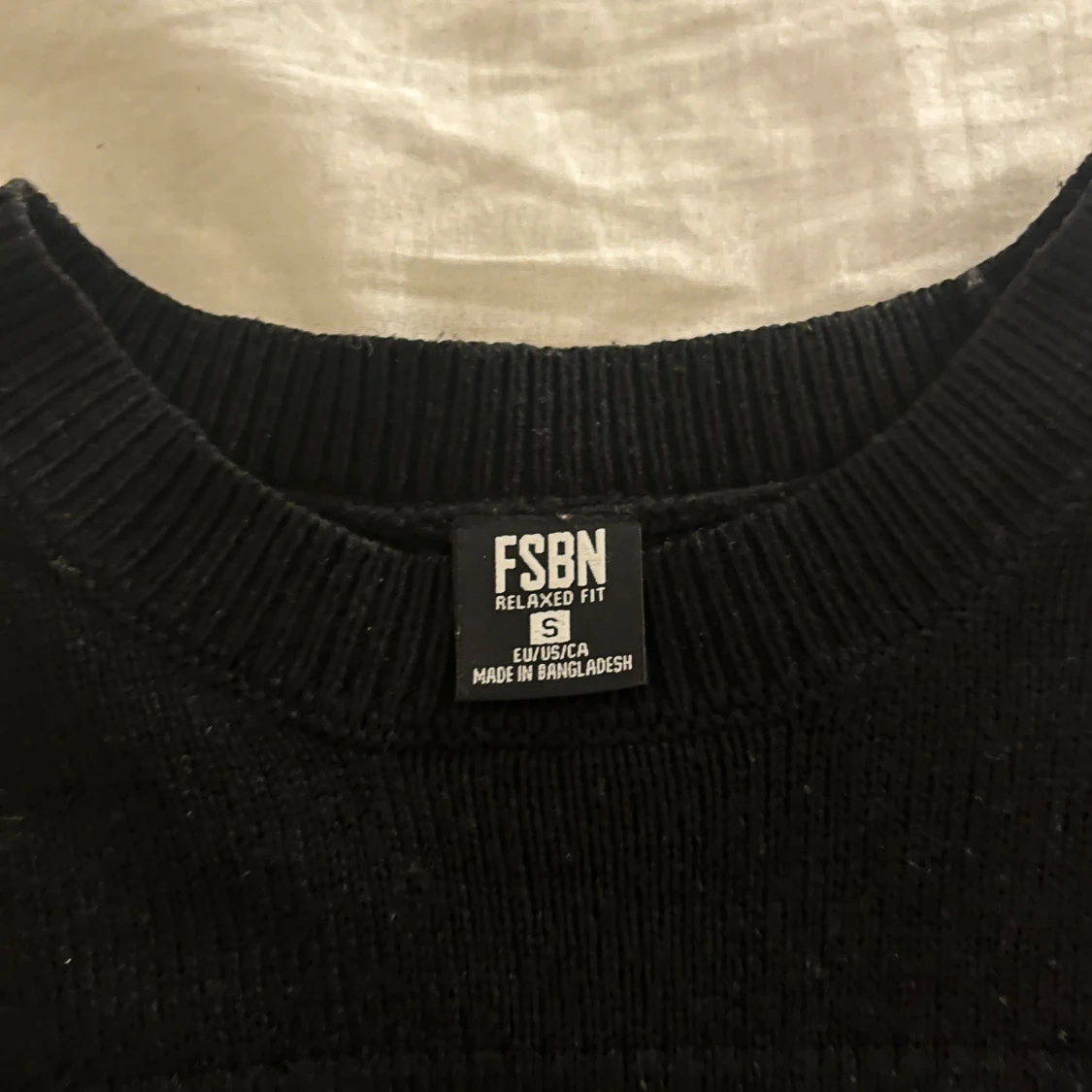 Svart stickad anime-tröja från FSBN - 2