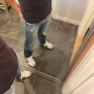 Diesel jeans  - Diesel Mennit jeans med snygg tvättning och slitning, storlek 30/30, hör av er vid mer bilder eller frågor pris kan diskuteras