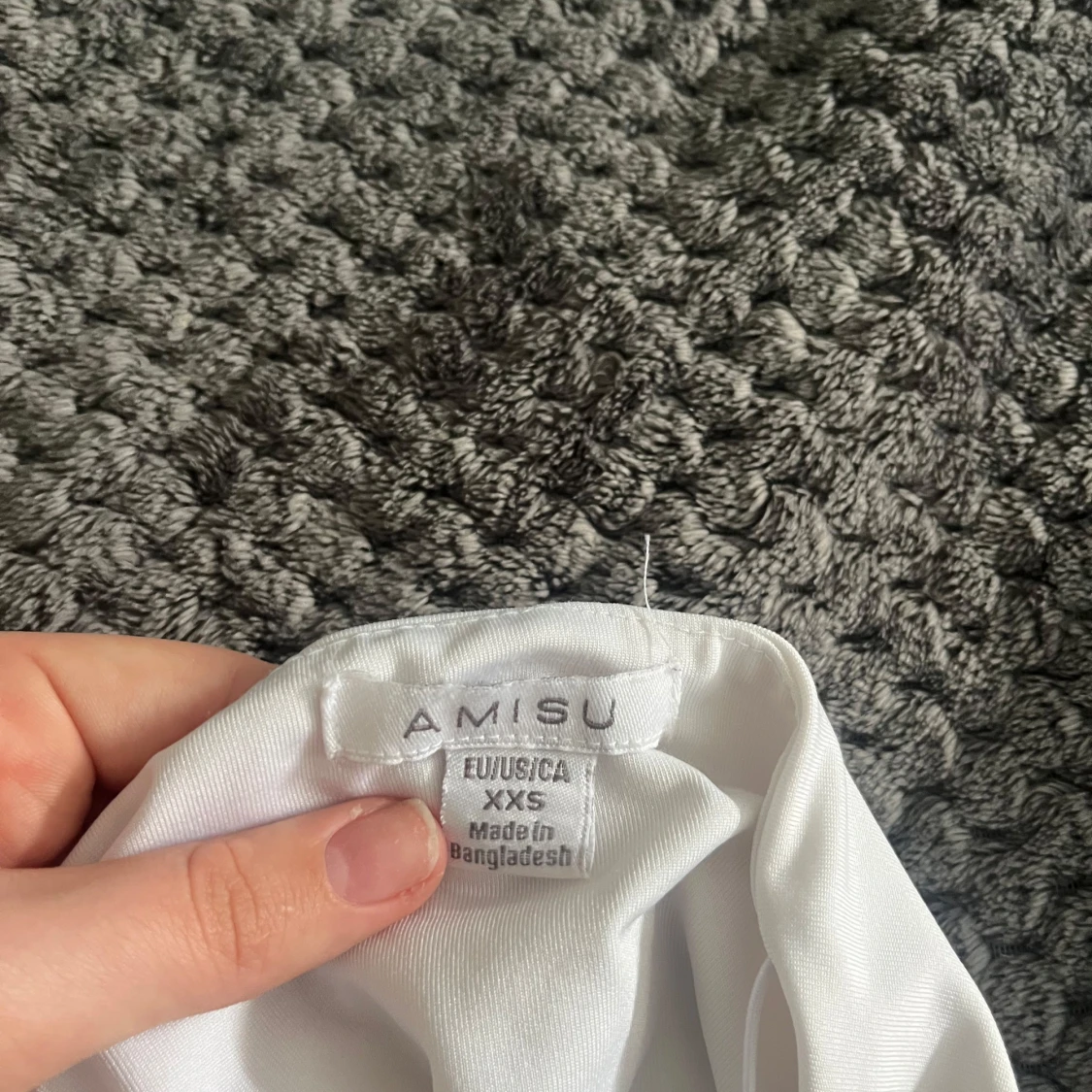 Vit linnetopp från Amisu - 2