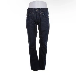 Mörkblå jeansbyxor från Diesel -  mörkblå jeans från True. använda 1-2 gånger 