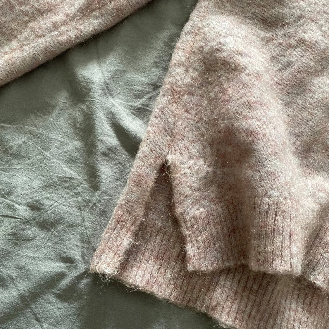 Ljusrosa stickad tröja - 2