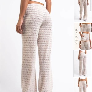 Spetsbyxor - Säljer dessa Lågmidjade beiga byxor i ”spets” från Madlady . Storlek S, tall. Skriv för egna bilder🩷