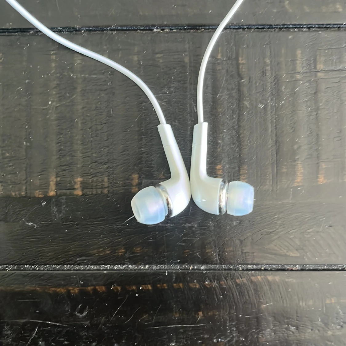 Vita in-ear hörlurar med sladd  - 1