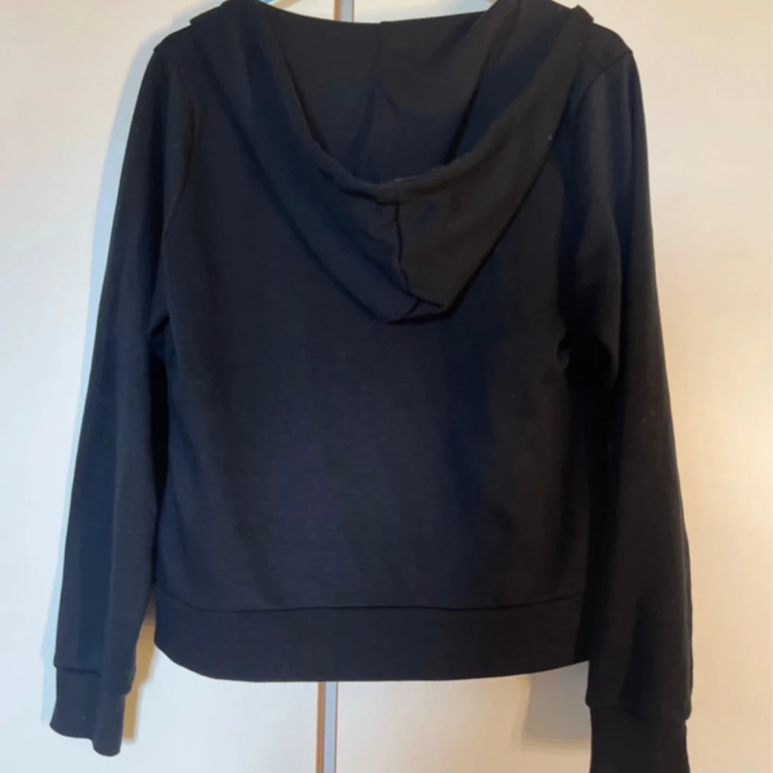 Svart hoodie med dragkedja FB Sister - 3