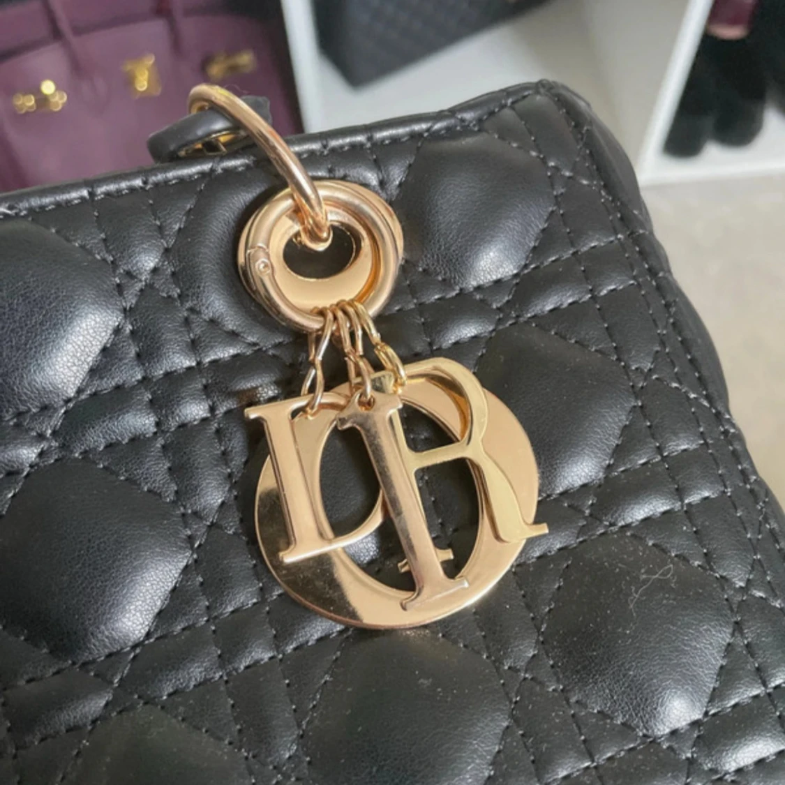 Svart quiltad designerväska - 1