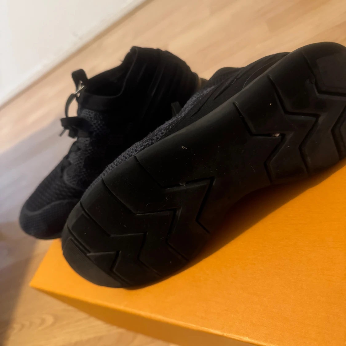 Svarta Louis Vuitton sneakers i mesh - 3