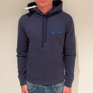 Maison kitsune hoodie  - Maison kitsune hoodie | Skick: 10/10 (HELT NY) | S | Fraktar via postnord eller instabox på köparens bekostnad | Hör av dig vid minsta fråga eller fundering! 