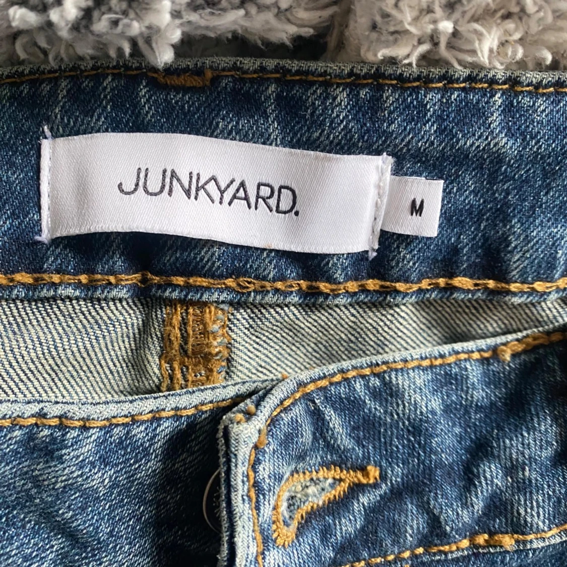 Blå jeans från Junkyard - 1