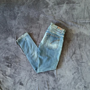 Dondup Ritchie jeans -  Jeans från Dondup, modell Ritchie. Storlek 34 i bra skick, skick 9/10. Skriv om ni har några frågor eller funderingar❕