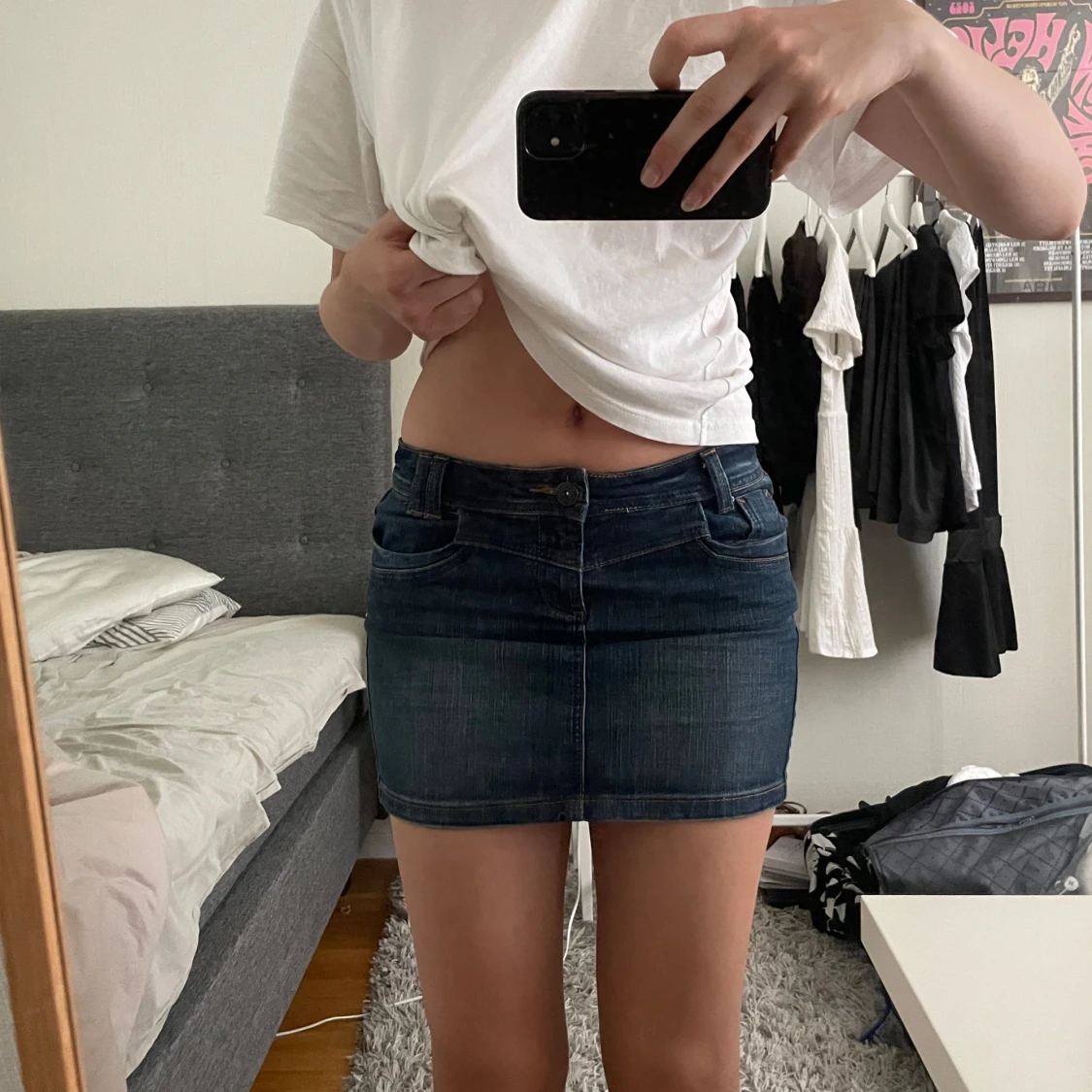 Mörkblå jeanskjol med fickor