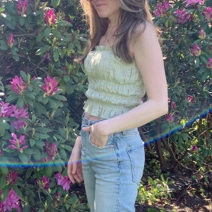 Linnetopp - Linnetopp, storlek L men passar mig som annars har S