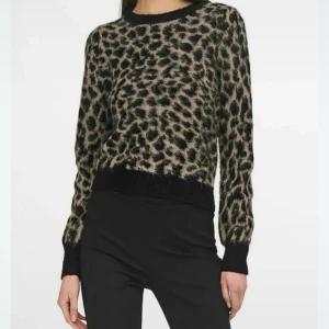 Leopard stickad tröja  - Helt som ny! Skriv för bilder