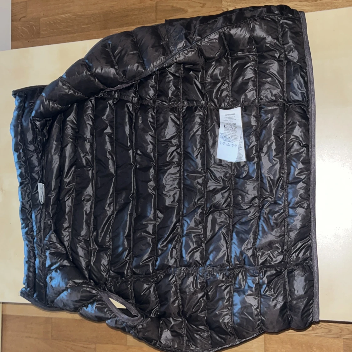Mörkgrå dunväst från Emporio Armani EA7 - 1