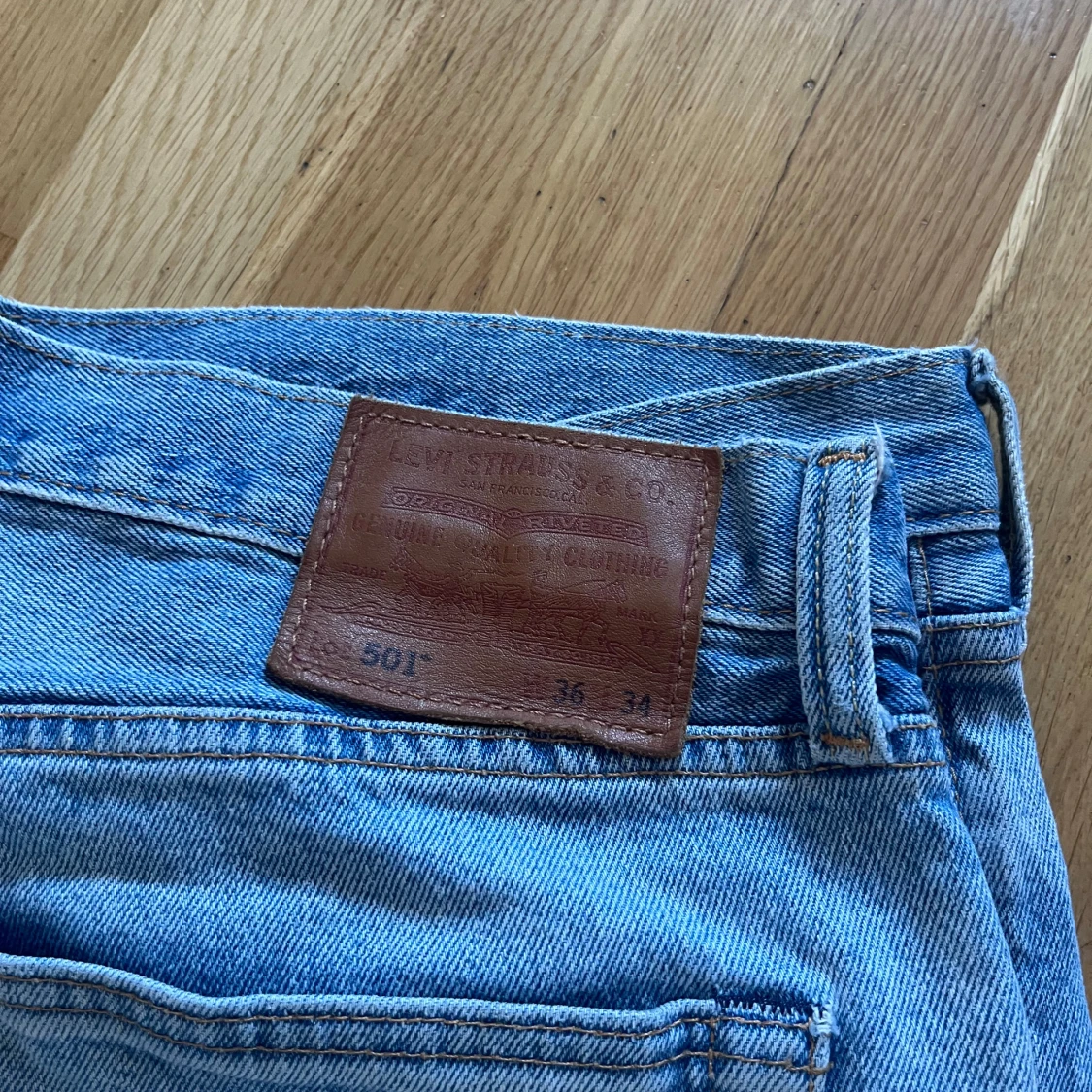 Levi's 501 ljusblå jeans 36/34
