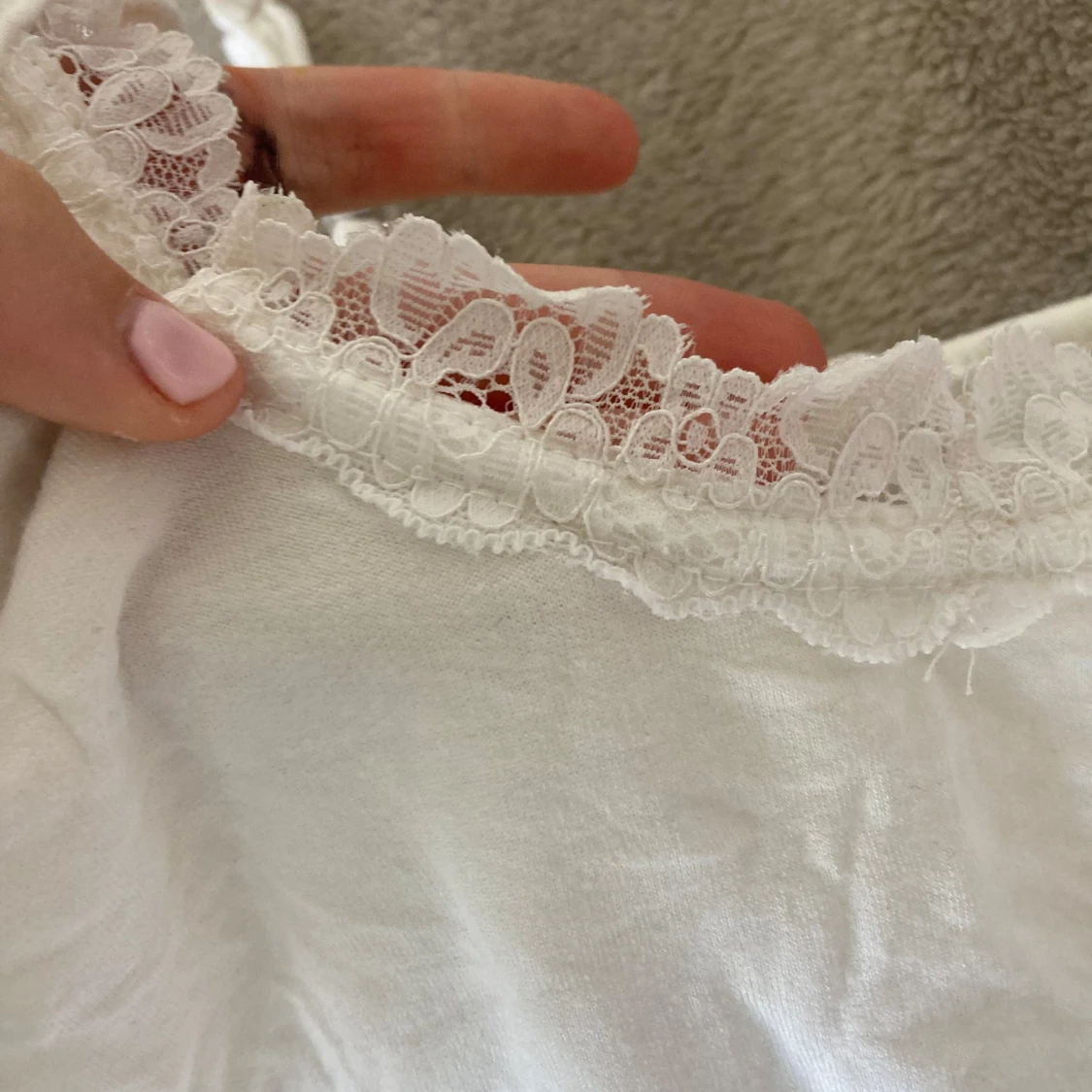 Vit spetslinnetopp från Stories XS - 1