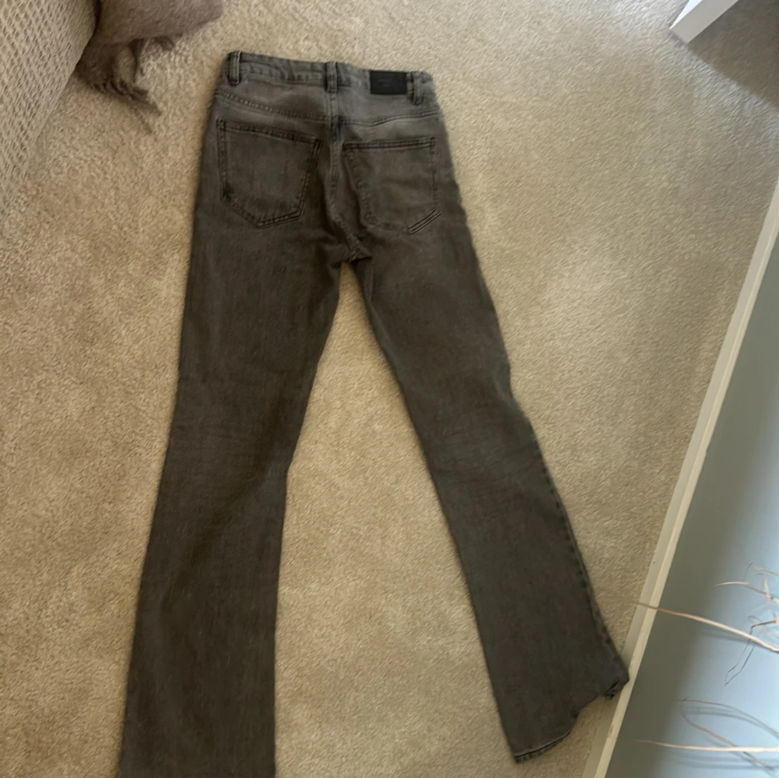 Grå bootcut jeans från Perfect Jeans - 1