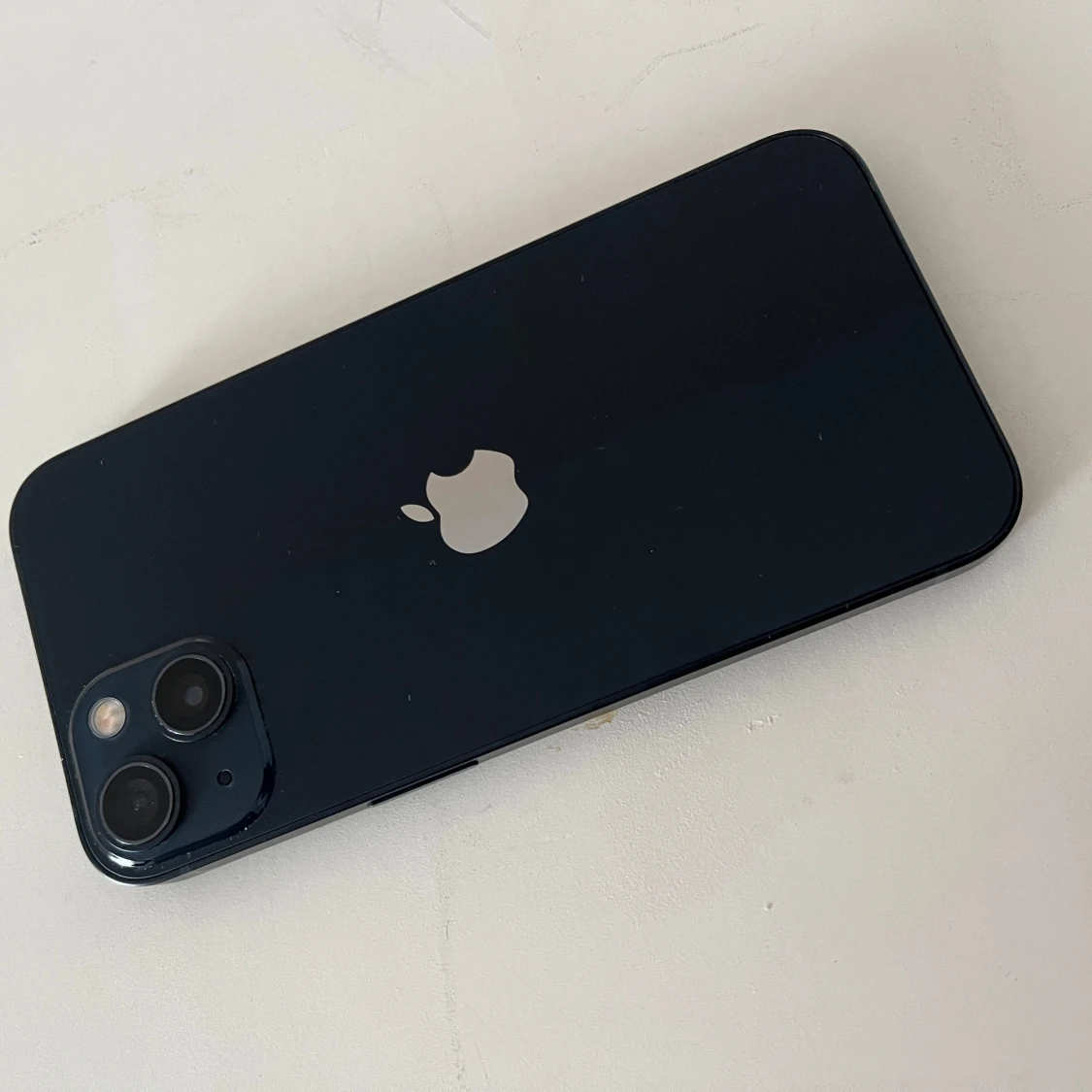 Svart iphone 13 i mycket bra skick  - 4